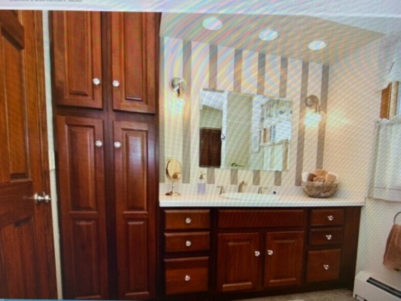 Building Photo - 163 Prospect St