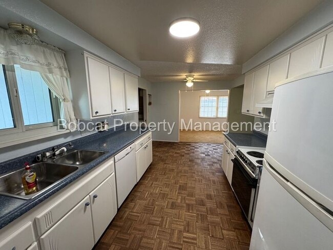 Building Photo - 1316 Stanford Dr