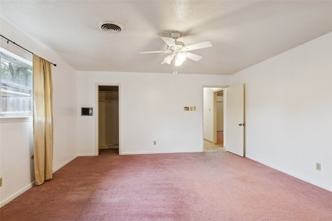 Building Photo - 2303 Kipling St