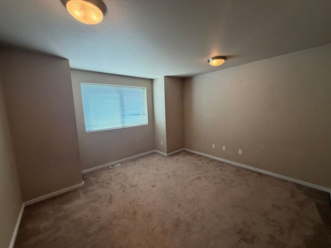 Building Photo - 9411 10th Ave Ct E