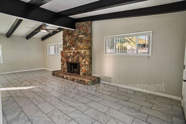 Building Photo - 17197 Sierra Hwy