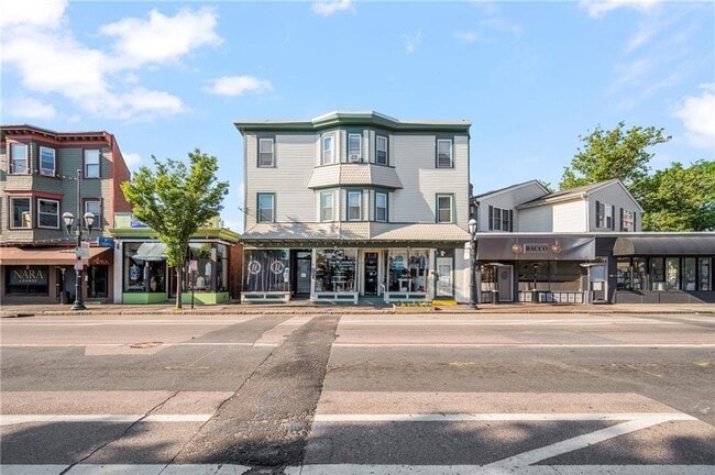 Building Photo - 264 Atwells Ave