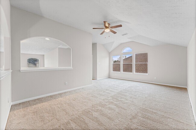 Building Photo - 16927 Terrace Park Dr