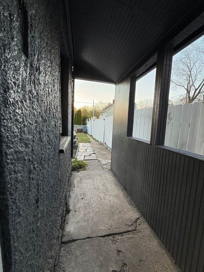 Building Photo - 24 McDonald St