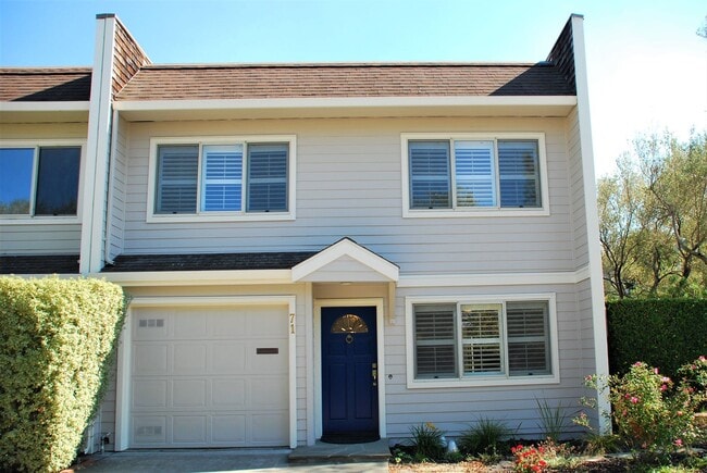 Primary Photo - Corner Unit Townhome in Corte Madera For Rent!