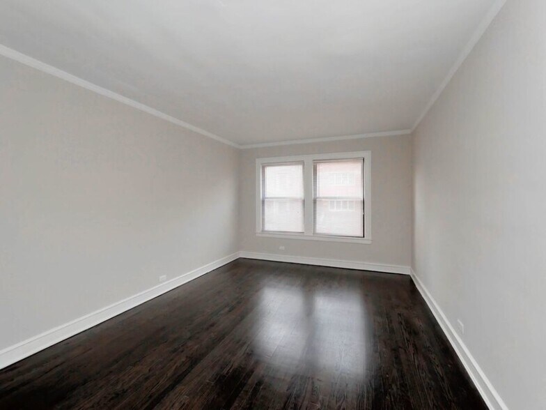 Building Photo - 3251 N Damen Ave