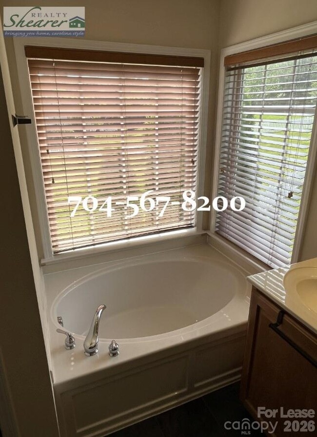 Building Photo - 8531 Camberly Rd