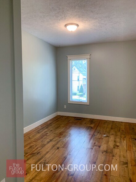 Building Photo - 851 Watson St SW