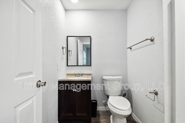 Building Photo - 1051 Dogwood Dr