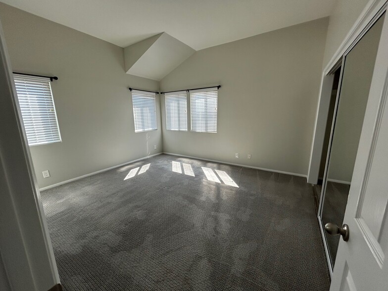 Master bedroom windows - 3222 Morningside Dr