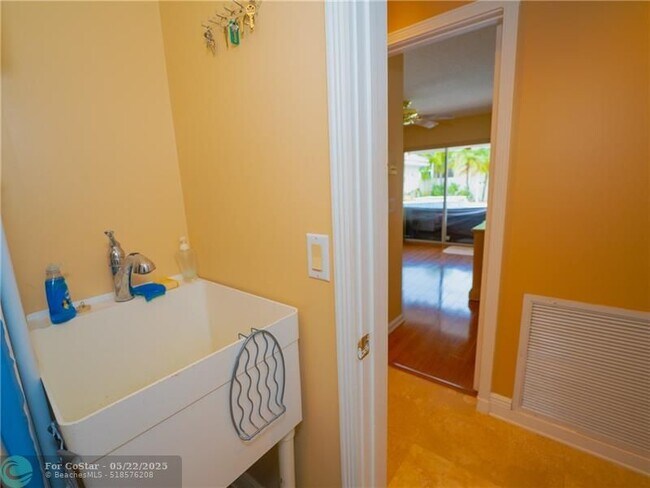 Building Photo - 20107 Ocean Key Dr