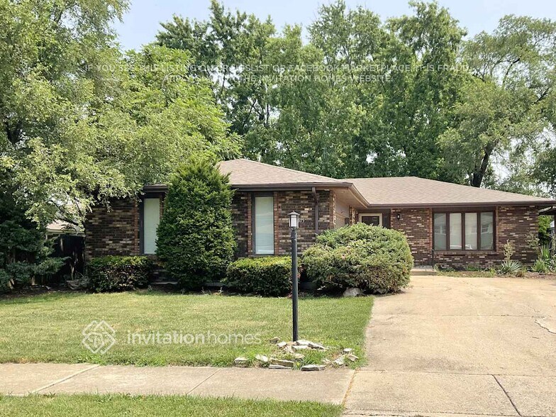 Primary Photo - 15515 Long Ave
