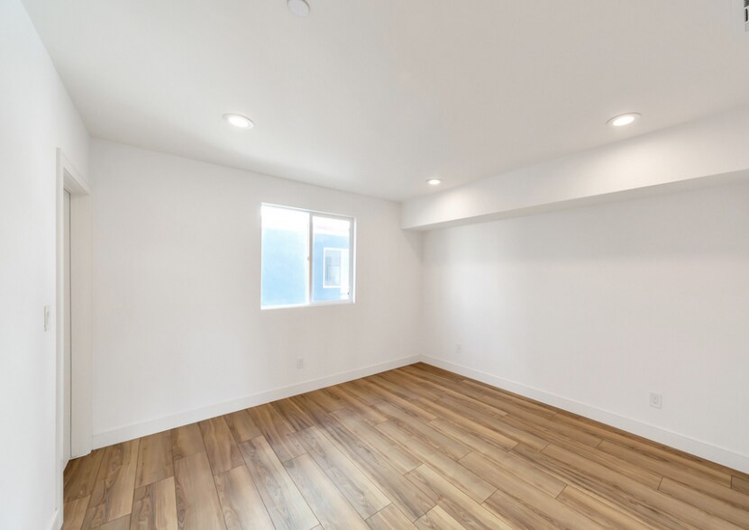 Building Photo - 2808 S Redondo Blvd