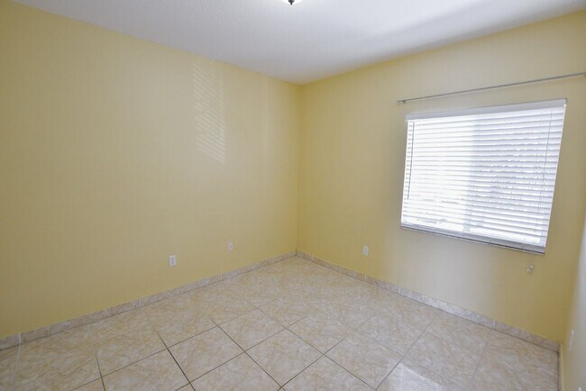 Building Photo - 3 br, 2 bath House - 522 Villa Del Sol Cir...