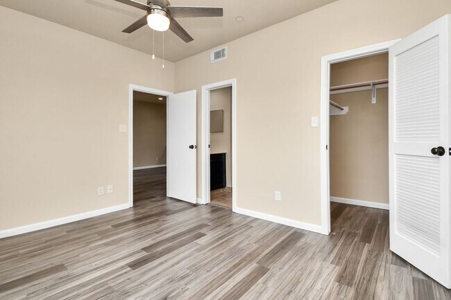 Building Photo - 793 Davis Rd