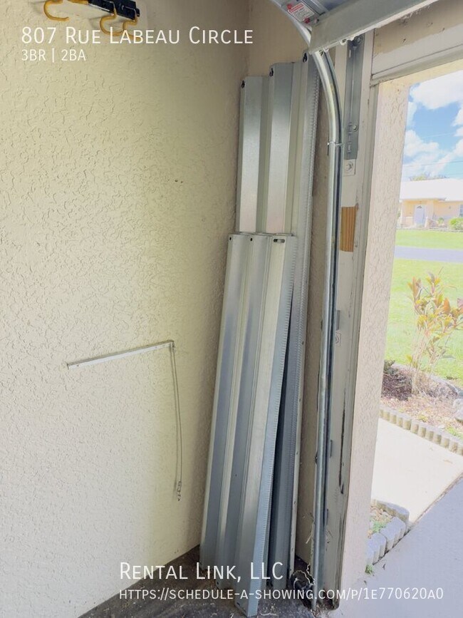 Building Photo - 807 Rue Labeau Cir