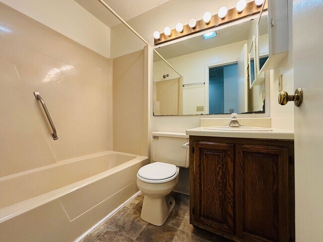 Building Photo - 953 Lora Ln