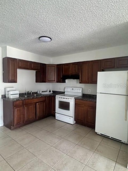 Building Photo - 217 W Whidden St