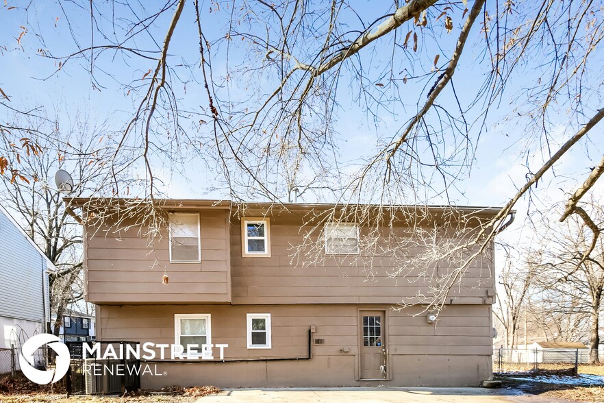 Building Photo - 8173 NE San Rafael Dr