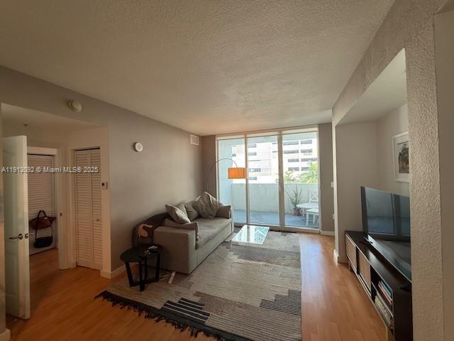 Building Photo - 500 NE 29th St