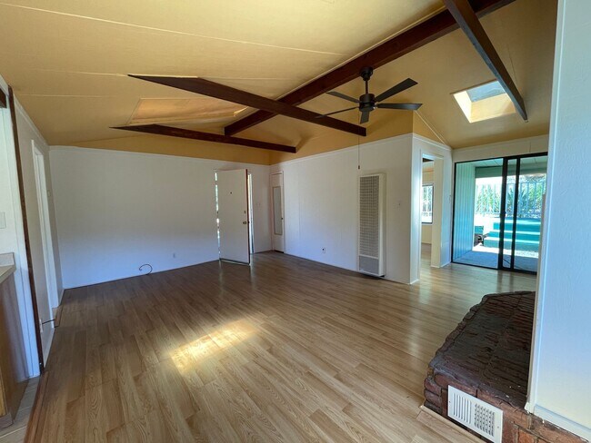 Building Photo - 587 sq. ft. Private Hilltop Guest Cottage with Vineyard Views – Forestville