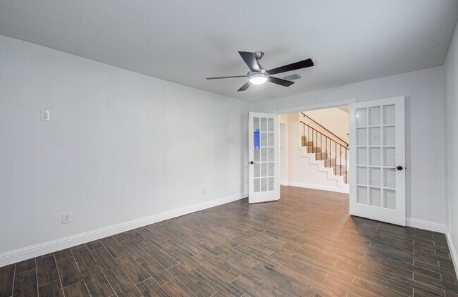 Building Photo - 536 Robert E Lee Dr