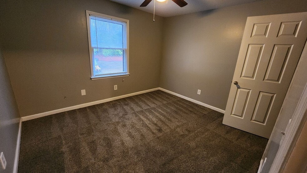Building Photo - 4424 Bonnell Dr NW