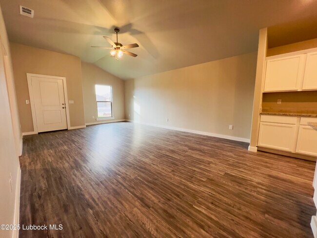 Building Photo - 3208 Abbeville Ave