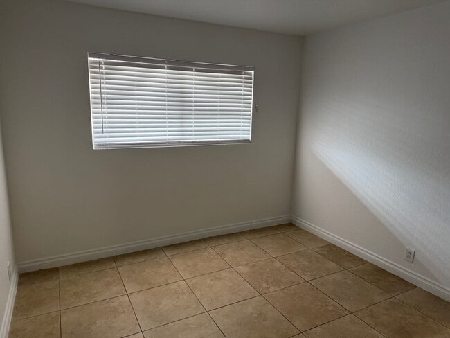 Building Photo - Affordable 1 Bedroom Condo in Central Las Vegas