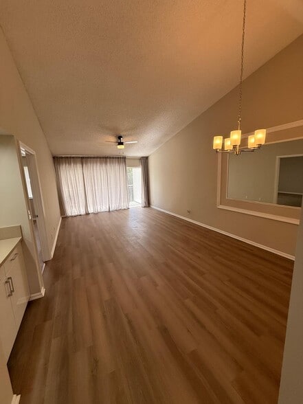 Living/Dining Room - 330 NW 67th St