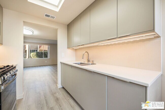 Building Photo - 266 E Via Escuela