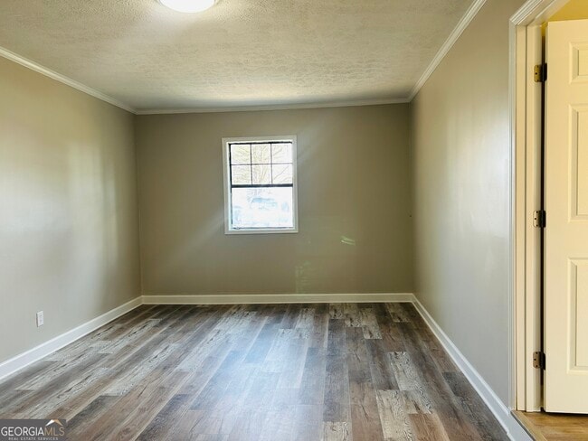 Building Photo - 6165 Radford Dr