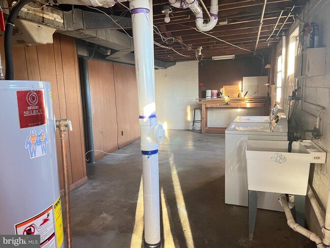 Building Photo - Discover the charm of this exquisite two-level home