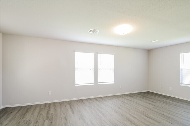 Building Photo - 2430 Flathead Dr