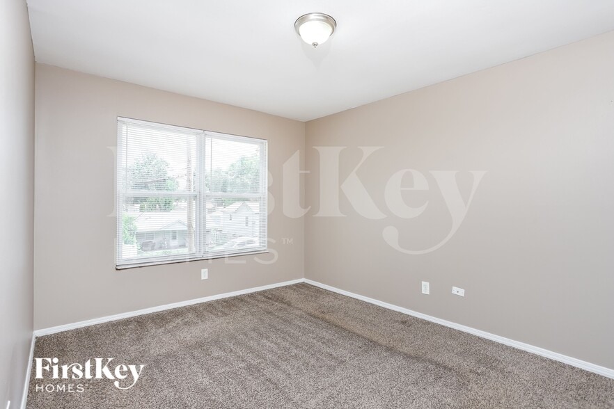 Building Photo - 9963 Meadow Ave