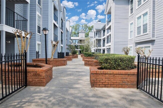 Building Photo - 310 Granville Ct