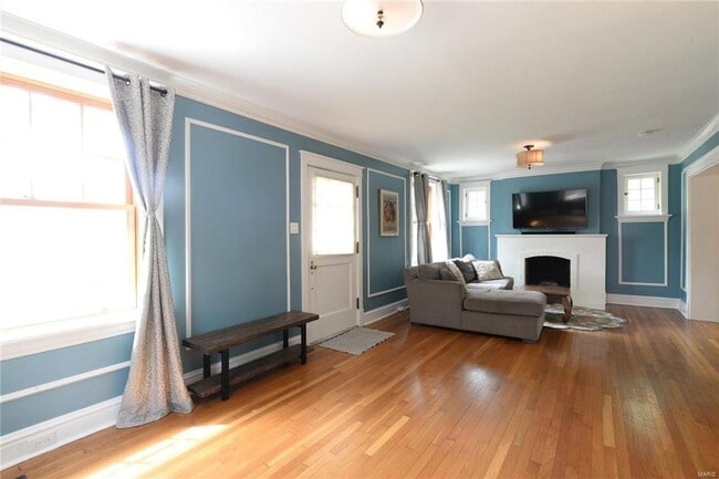 Building Photo - 418 Carswold Dr