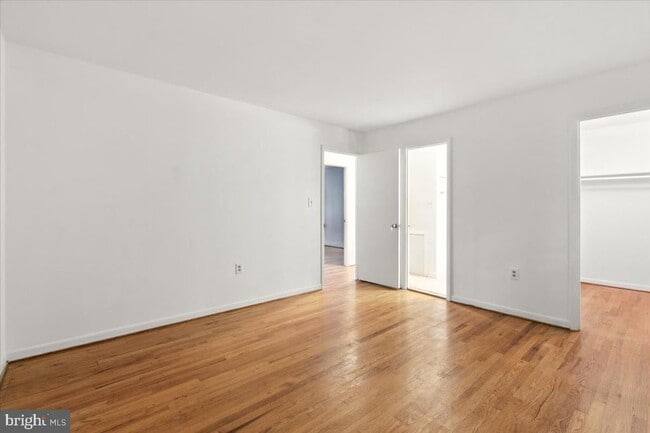 Building Photo - 7201 Fairfield Ct
