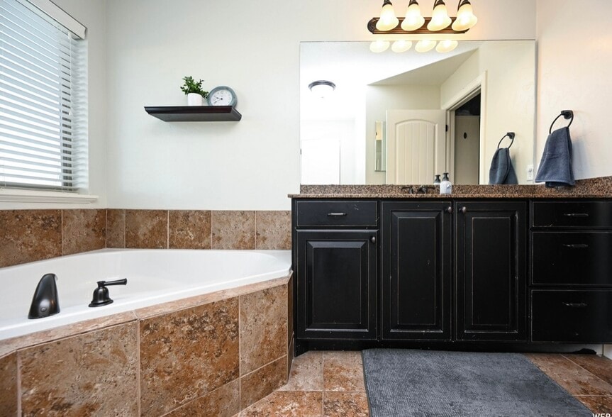 Master Bath - 145 E 620 S