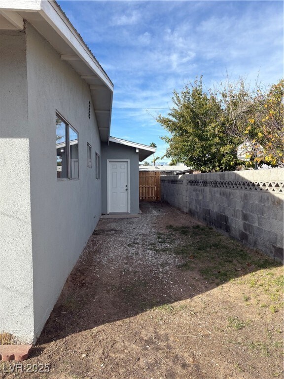 Building Photo - 2005 Fontenelle St