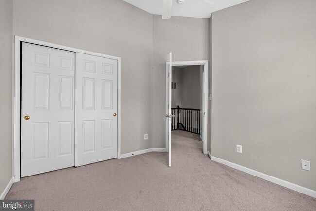 Building Photo - 711 Wineberry Way