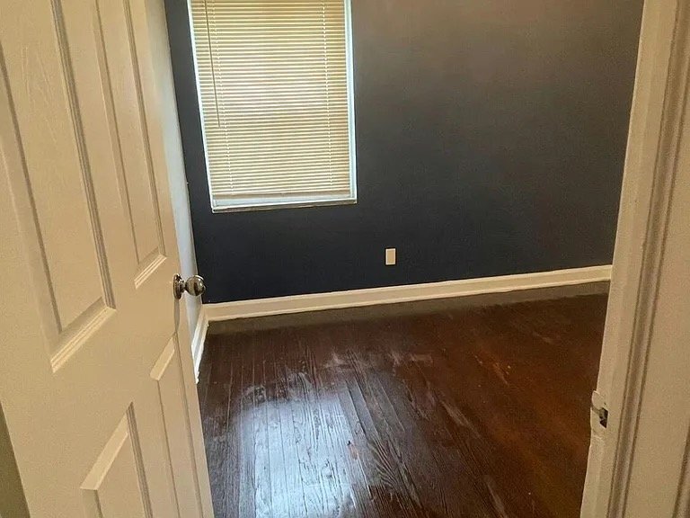 Building Photo - 13500 Rutherford St