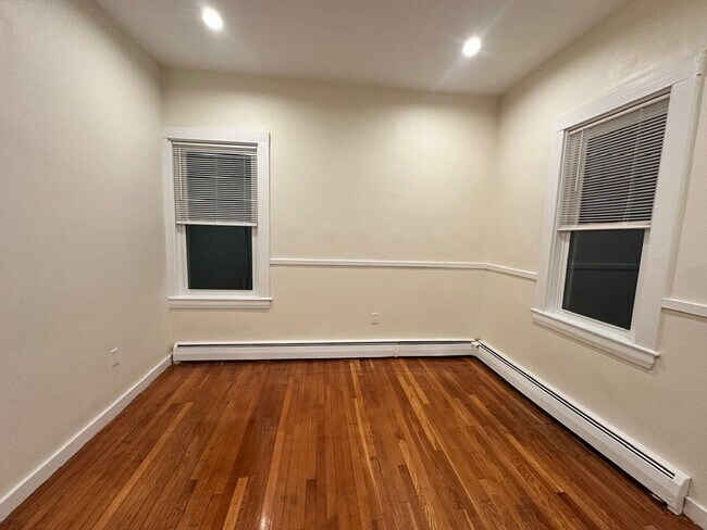 Building Photo - 440 Newtonville Ave