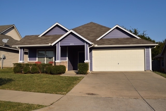 Building Photo - 2216 Arrowhead Dr