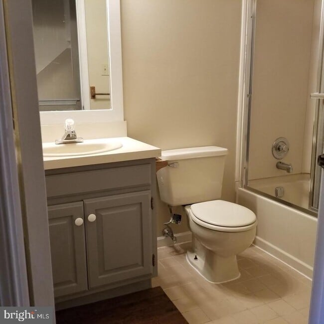 Building Photo - 1506 Virginia Ct