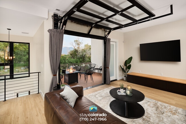 Glenn St - Living Room Patio - 2248 Glenn St