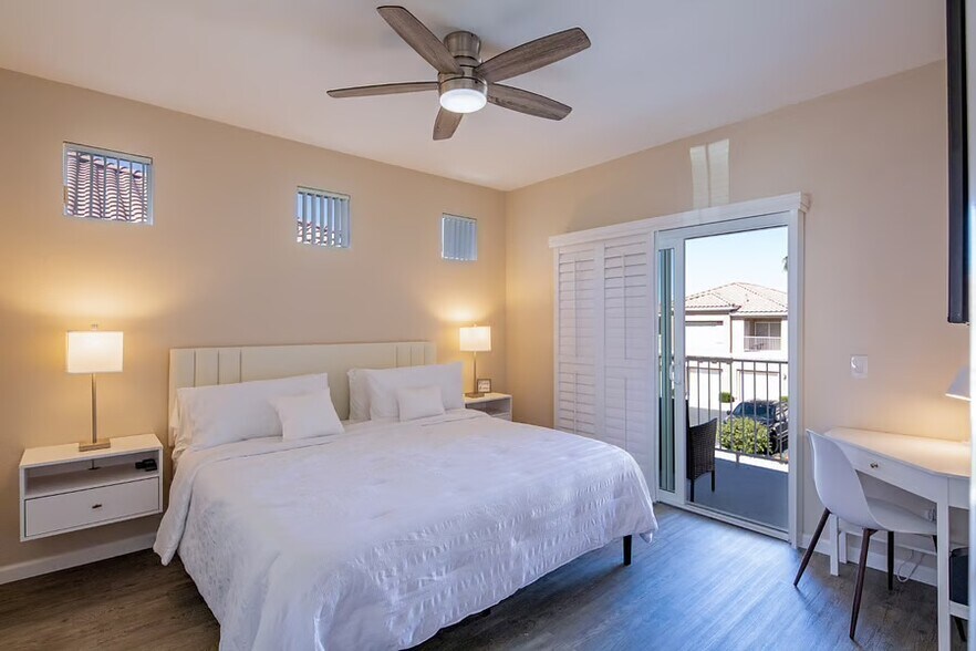 Building Photo - 251 S Green Valley Pky