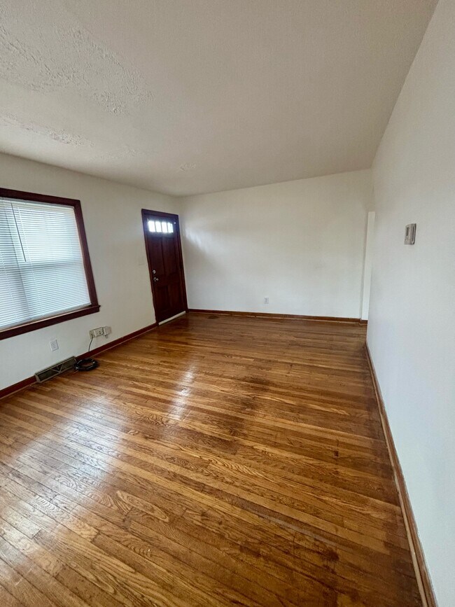 Building Photo - 1700 Sonne Ave