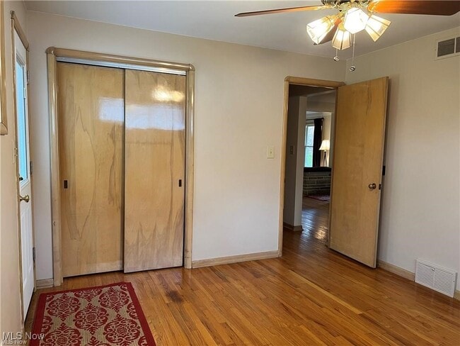 Building Photo - 7570 Hoertz Rd
