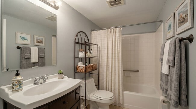 Building Photo - South Tampa 2-Bedroom Condo Near Midtown, SoHo & Westshore!